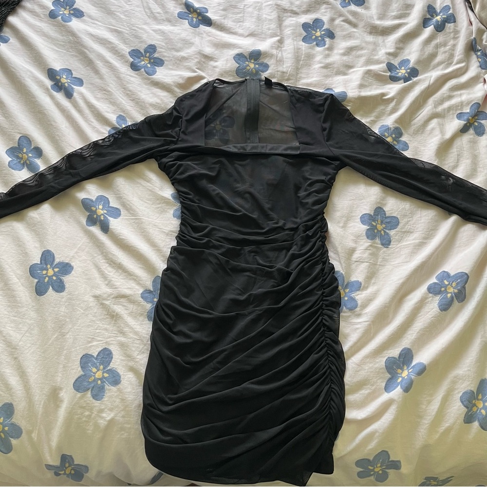 Black windsor dress, L